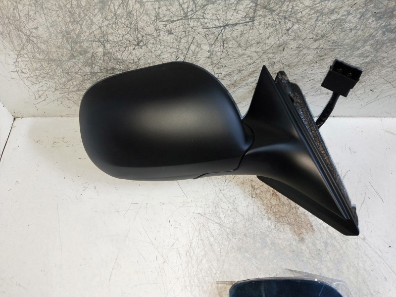 Recambio de retrovisor derecho para audi a3 (8l) referencia OEM IAM   