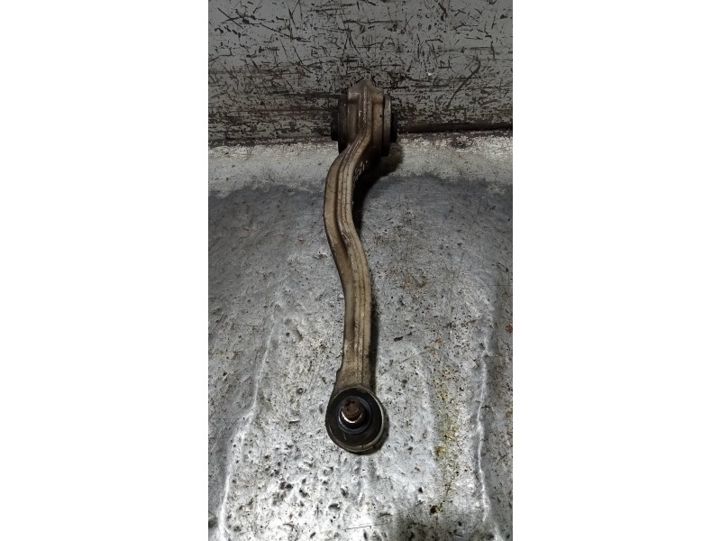 Recambio de brazo suspension inferior delantero izquierdo para mercedes clase c (w203) berlina 240 (203.061) referencia OEM IAM 