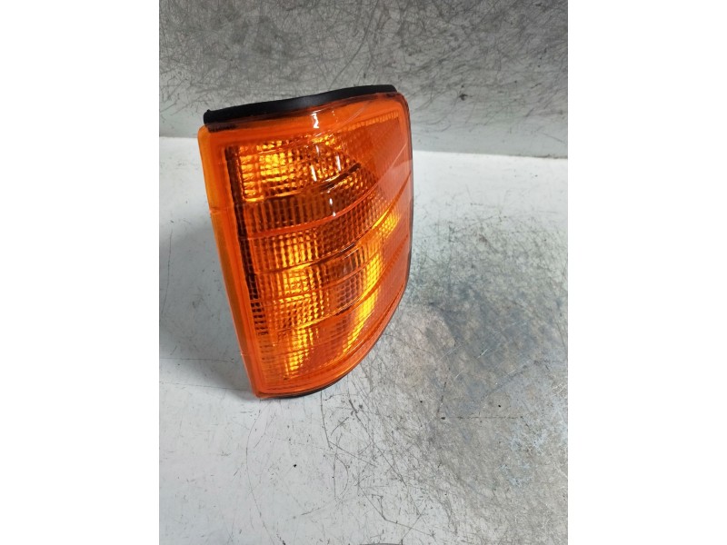 Recambio de piloto delantero izquierdo para mercedes clase c (w201) berlina referencia OEM IAM   