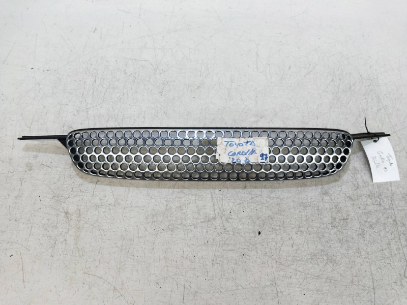 Recambio de rejilla delantera para toyota corolla (e11) referencia OEM IAM   