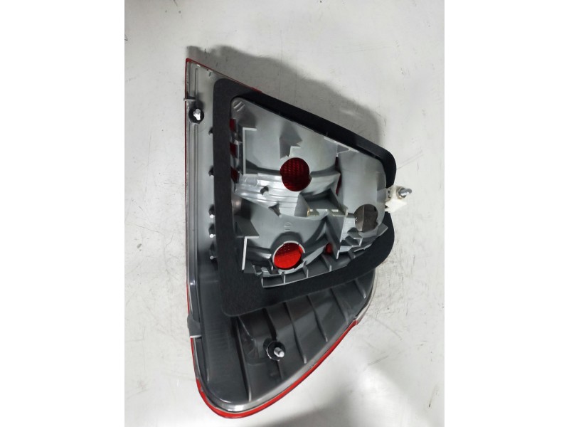 Recambio de piloto trasero izquierdo para bmw serie 3 berlina (e46) referencia OEM IAM   