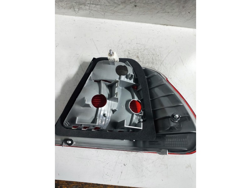 Recambio de piloto trasero izquierdo para bmw serie 3 berlina (e46) referencia OEM IAM   