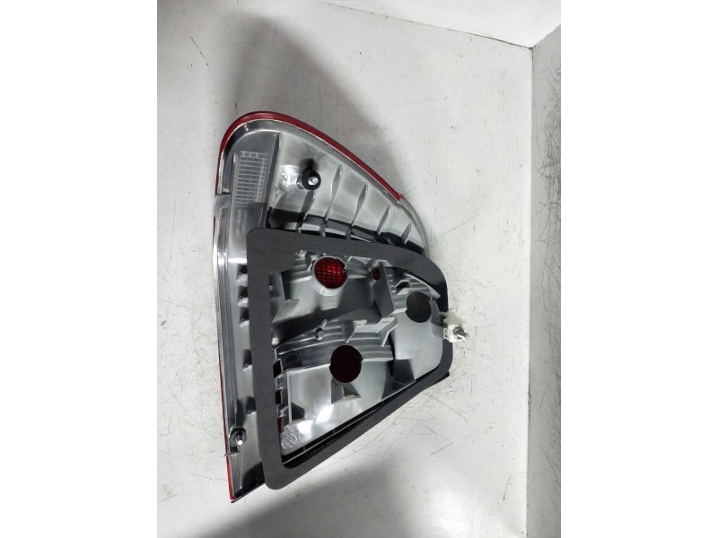 Recambio de piloto trasero derecho para bmw serie 3 berlina (e46) referencia OEM IAM   