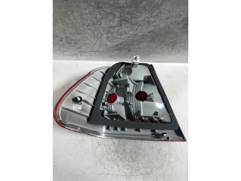 Recambio de piloto trasero derecho para bmw serie 3 berlina (e46) referencia OEM IAM   