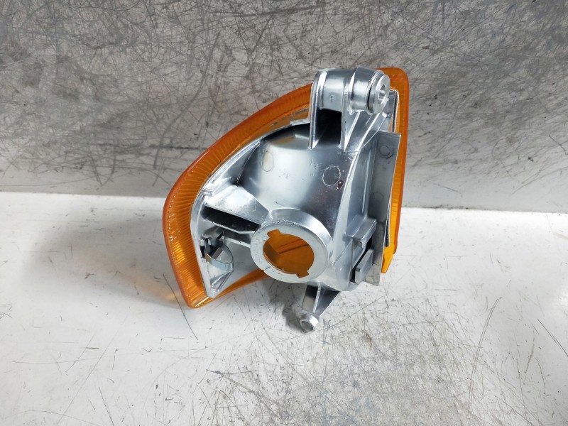 Recambio de piloto delantero izquierdo para ford escort berlina referencia OEM IAM   