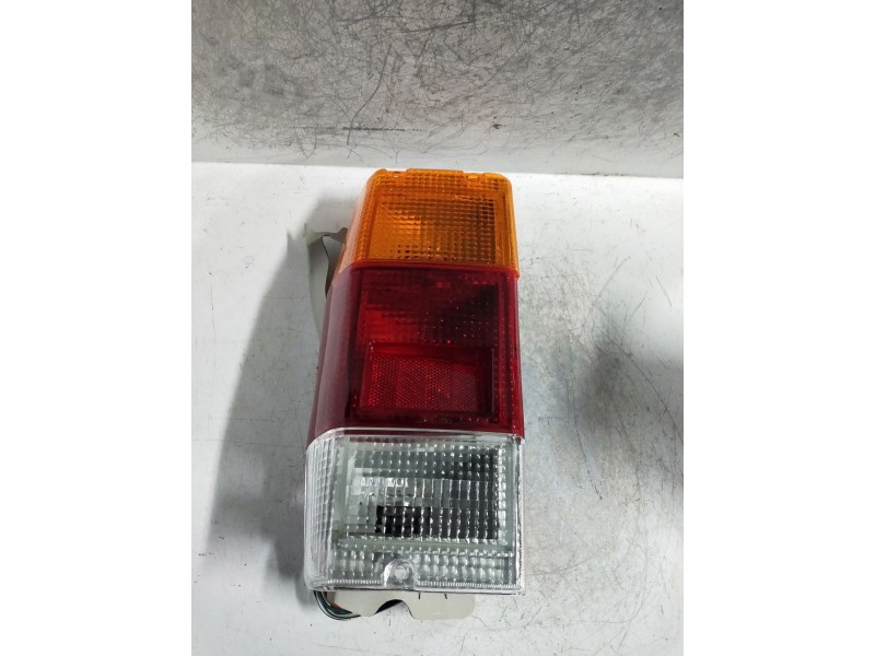 Recambio de piloto trasero izquierdo para nissan vanette cargo (hc23) referencia OEM IAM   