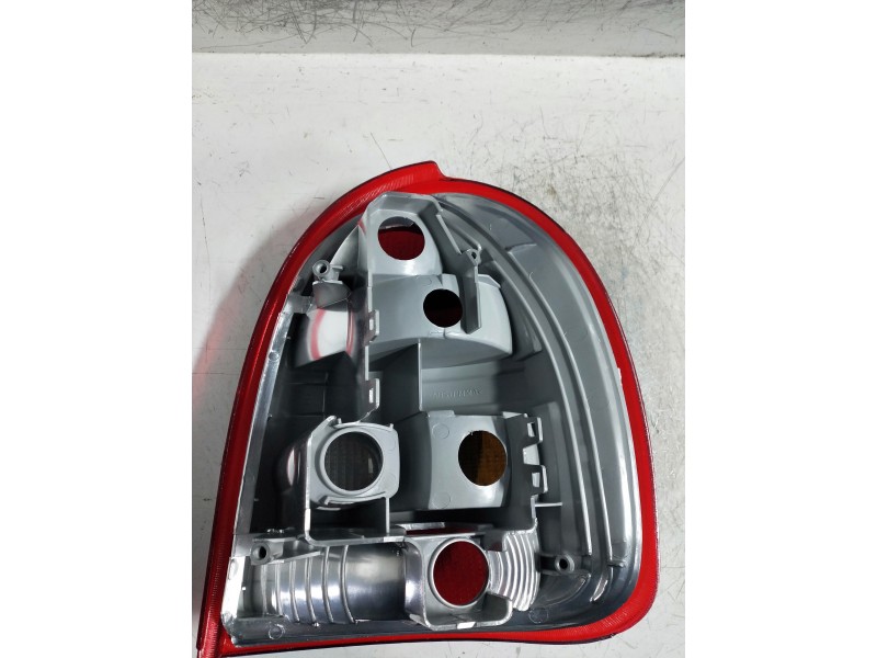 Recambio de piloto trasero izquierdo para opel corsa b referencia OEM IAM   