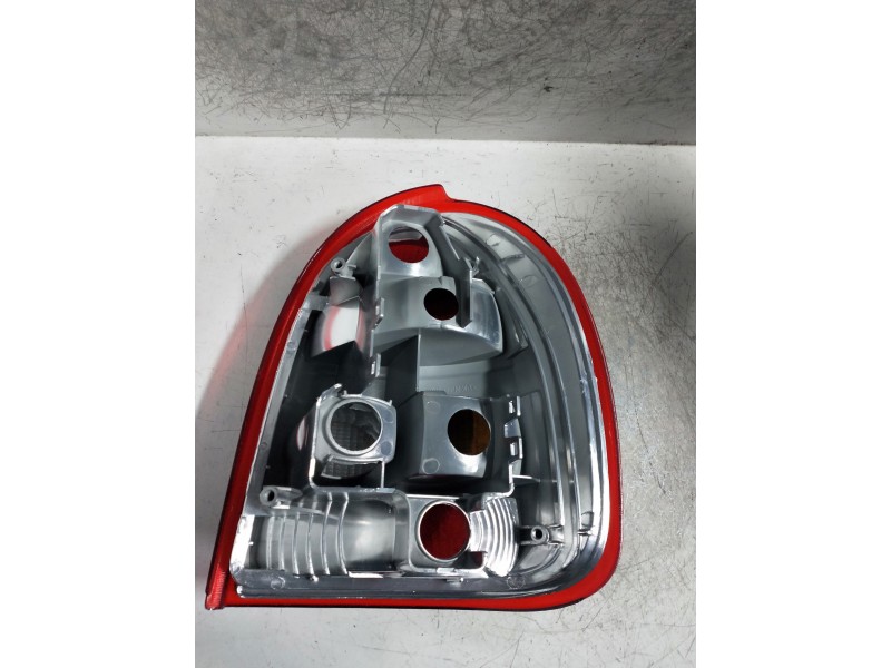 Recambio de piloto trasero izquierdo para opel corsa b referencia OEM IAM   