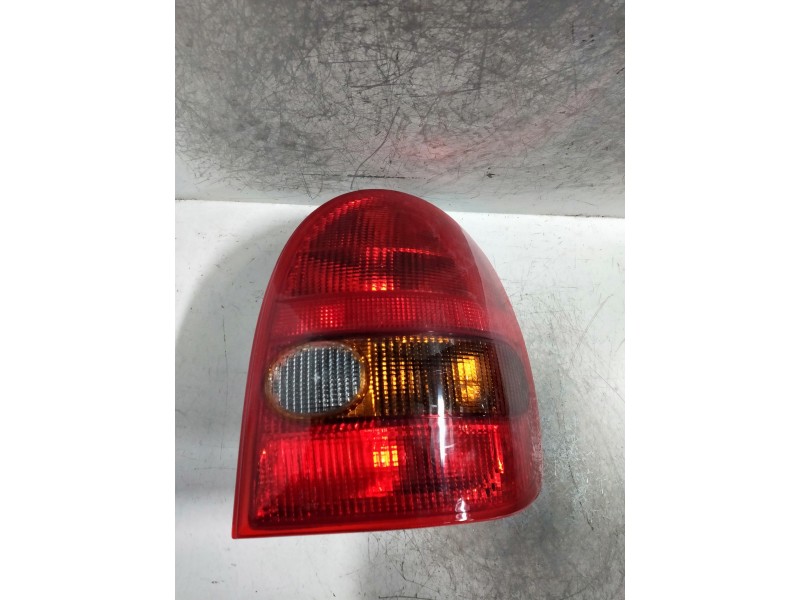 Recambio de piloto trasero derecho para opel corsa b referencia OEM IAM   