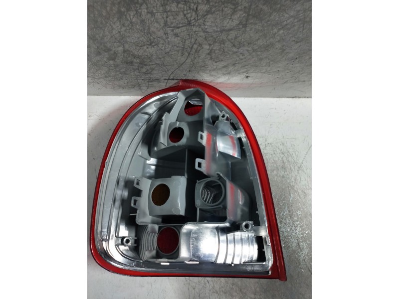 Recambio de piloto trasero derecho para opel corsa b referencia OEM IAM   