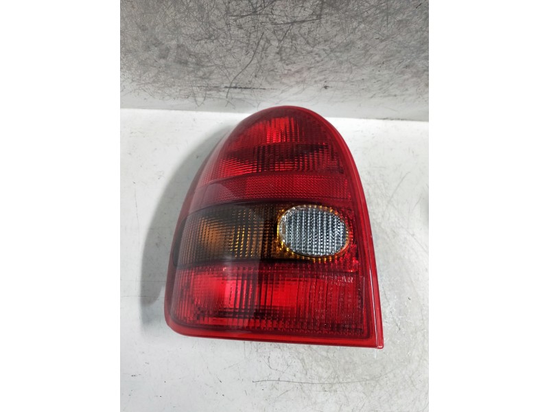 Recambio de piloto trasero izquierdo para opel corsa b referencia OEM IAM   