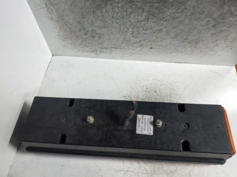 Recambio de piloto trasero central para mercedes sprinter 02.00  caja cerrada referencia OEM IAM   