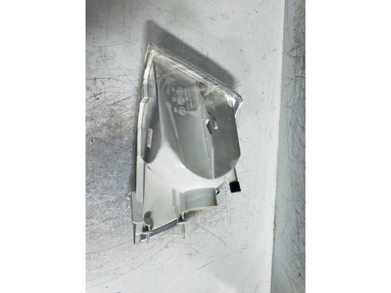 Recambio de piloto delantero derecho para volvo v40 familiar referencia OEM IAM   