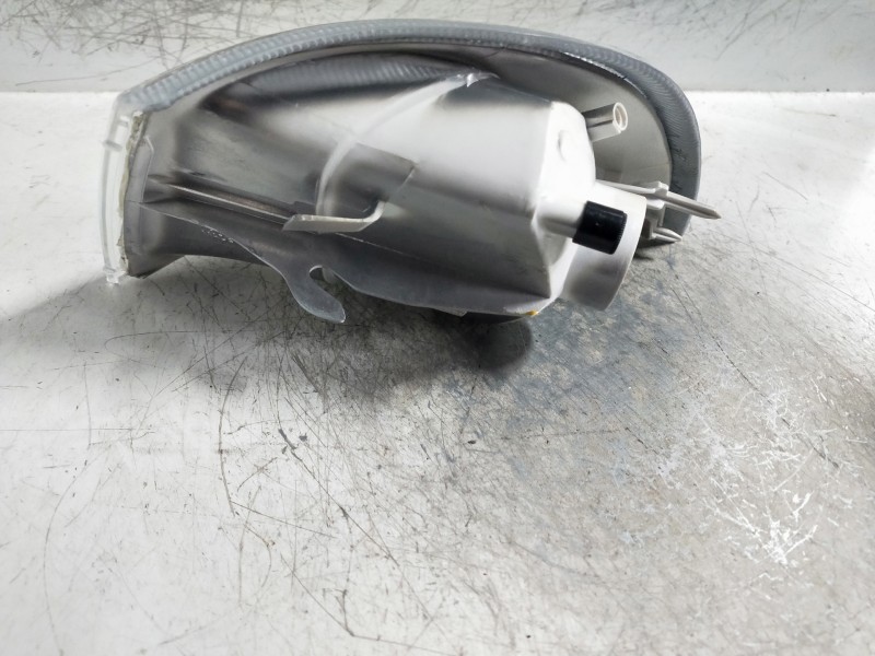 Recambio de piloto delantero derecho para volvo v40 familiar referencia OEM IAM   
