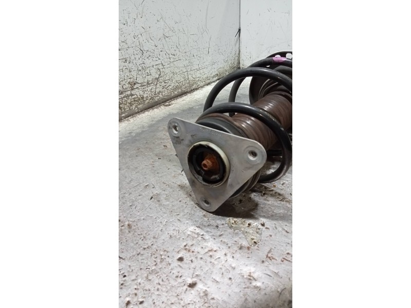 Recambio de amortiguador delantero derecho para renault captur 1.2 tce energy referencia OEM IAM 543020638R  