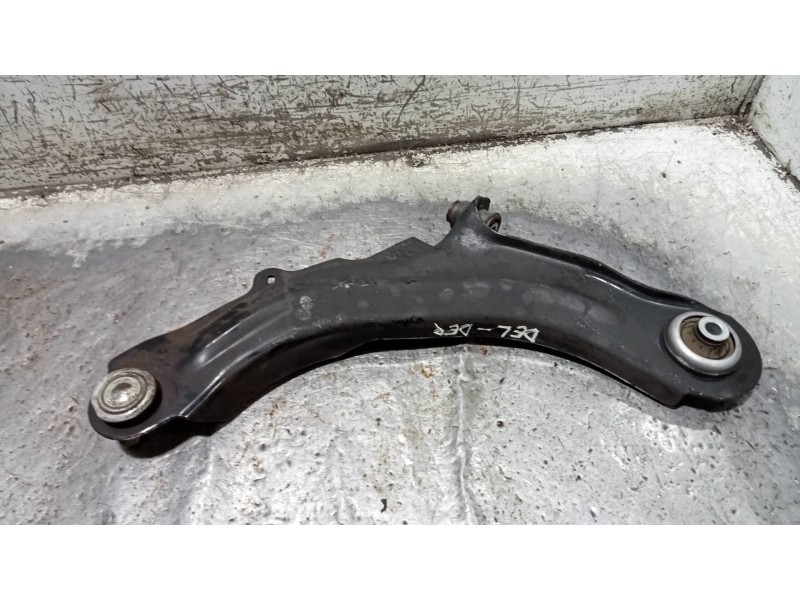 Recambio de brazo suspension inferior delantero derecho para renault captur 1.2 tce energy referencia OEM IAM   