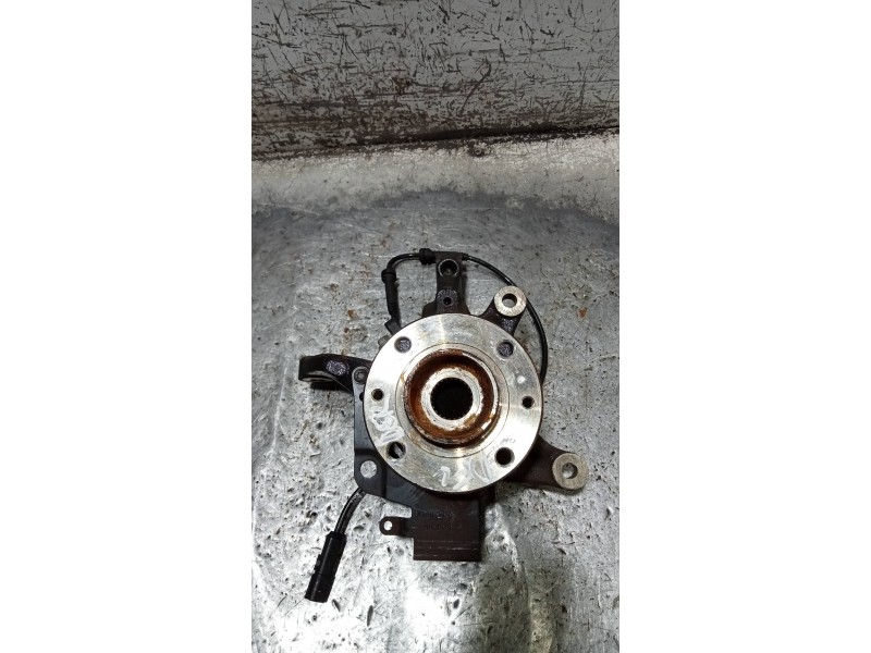 Recambio de mangueta delantera derecha para renault captur 1.2 tce energy referencia OEM IAM   