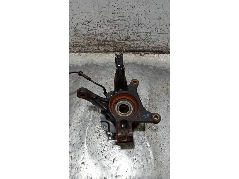 Recambio de mangueta delantera izquierda para renault captur 1.2 tce energy referencia OEM IAM   