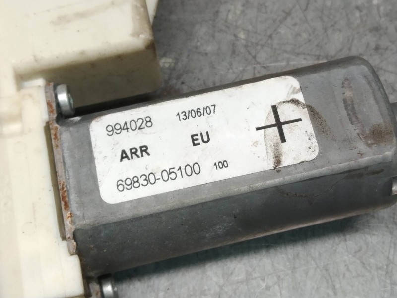 Recambio de elevalunas trasero derecho para toyota avensis wagon (t25) 2.2 d-4d clean power executive referencia OEM IAM 6983005
