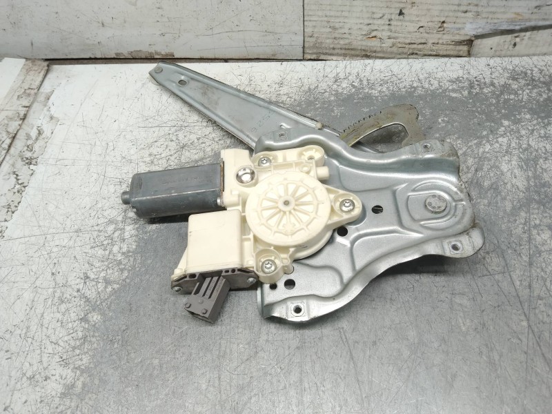 Recambio de elevalunas trasero izquierdo para toyota avensis wagon (t25) 2.2 d-4d clean power executive referencia OEM IAM 69840