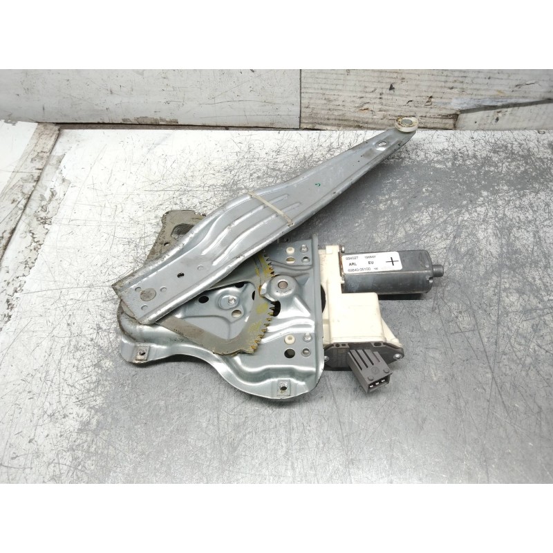 Recambio de elevalunas trasero izquierdo para toyota avensis wagon (t25) 2.2 d-4d clean power executive referencia OEM IAM 69840