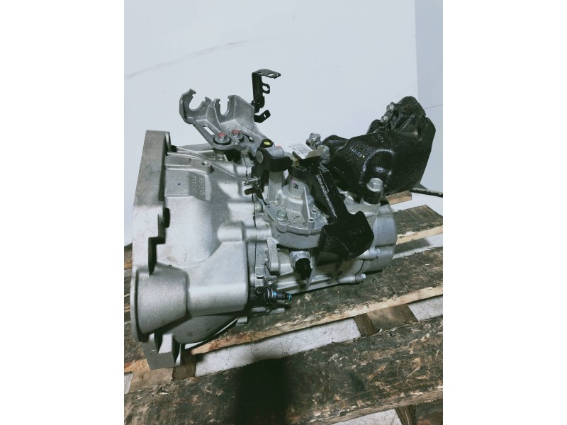 Recambio de caja cambios para hyundai i20 klass referencia OEM IAM BD72NB 011757 6V