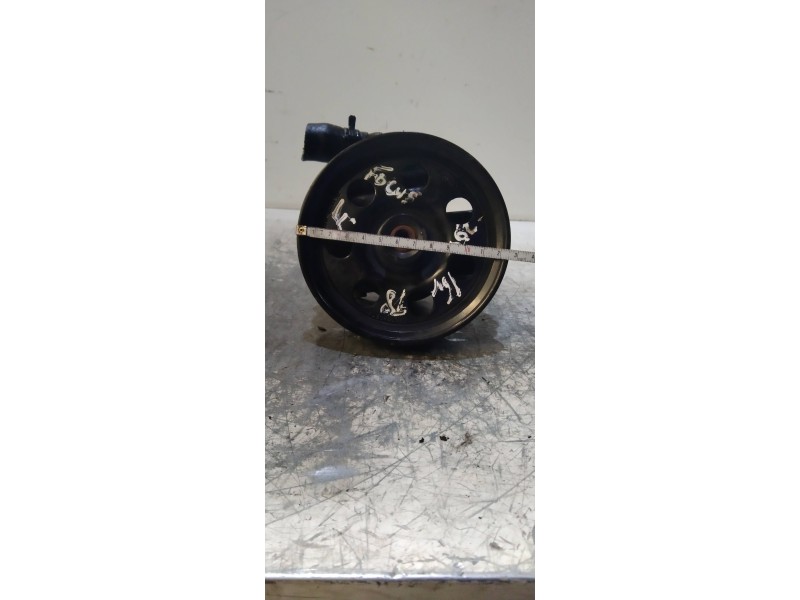 Recambio de bomba direccion para ford focus berlina (cak) ghia referencia OEM IAM XS4E3A733AC  