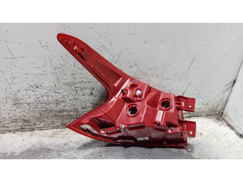 Recambio de piloto trasero derecho para hyundai i20 klass referencia OEM IAM 92402Q0000  