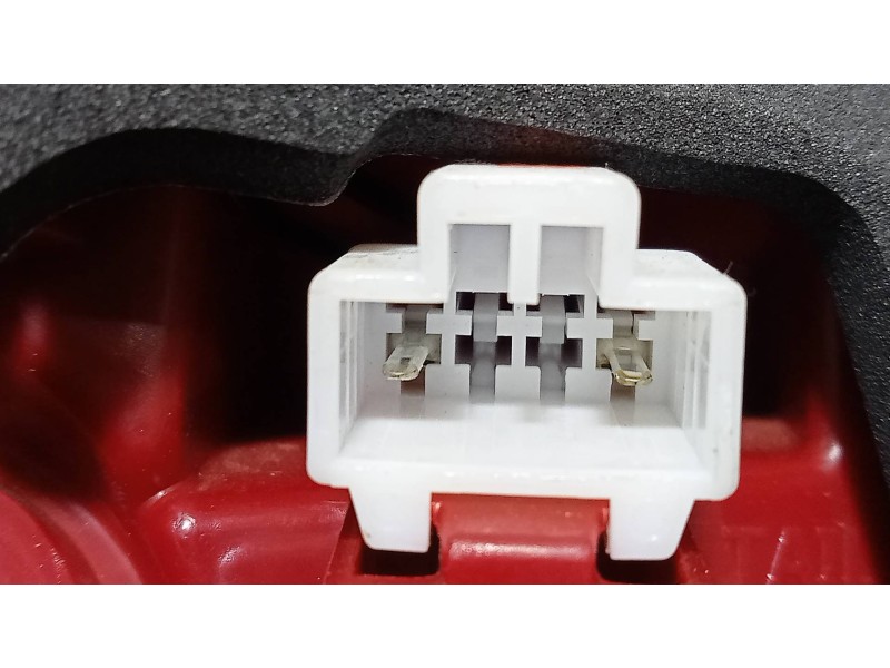 Recambio de piloto trasero derecho interior para hyundai i20 klass referencia OEM IAM 92404Q0000  