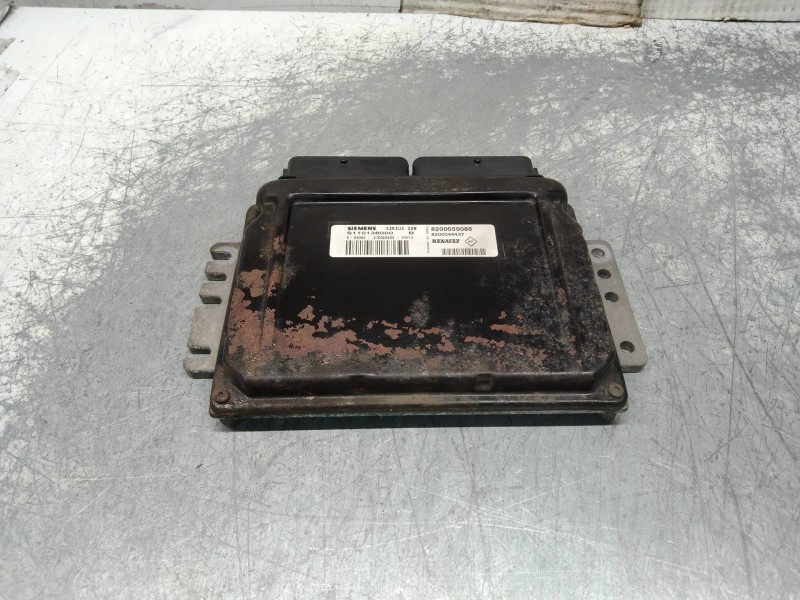 Recambio de centralita motor uce para renault megane i fase 2 berlina (ba0) 1.4 16v expression referencia OEM IAM S110138000B 82