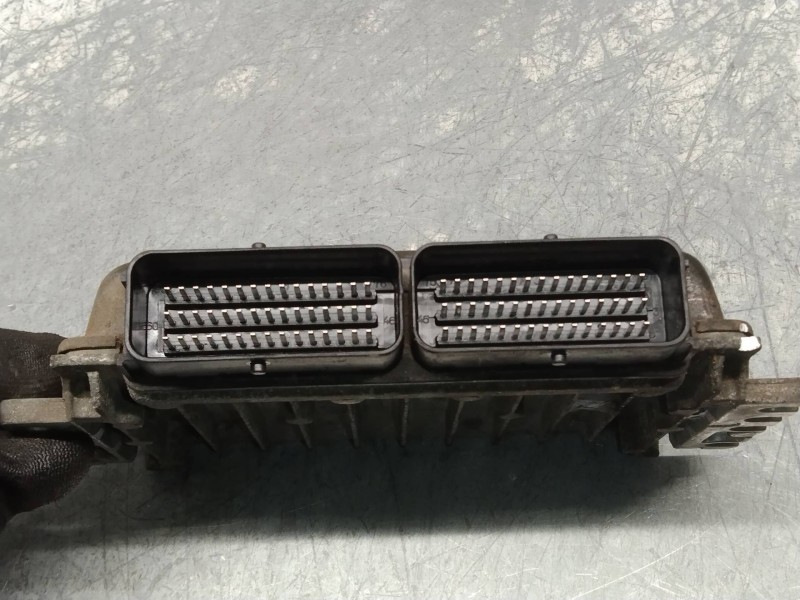 Recambio de centralita motor uce para renault megane i fase 2 berlina (ba0) 1.4 16v expression referencia OEM IAM S110138000B 82