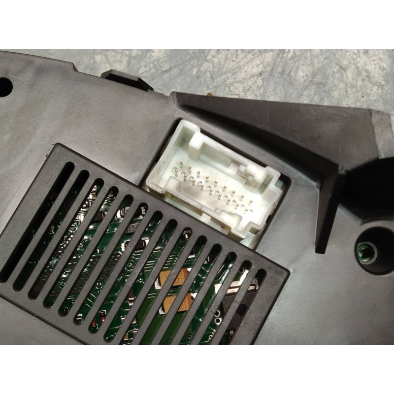 Recambio de cuadro instrumentos para mercedes sprinter 02.00  caja cerrada 213 cdi (901.6/902.661-662) referencia OEM IAM A00144