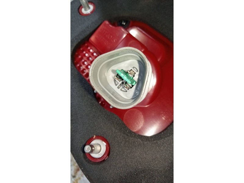 Recambio de piloto trasero derecho interior para kia sportage concept 2wd referencia OEM IAM 92406F1600  