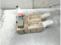 Recambio de caja reles / fusibles para toyota auris luna+ referencia OEM IAM 8273002150A  