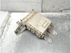 Recambio de caja reles / fusibles para toyota auris luna+ referencia OEM IAM 8273002150A   2