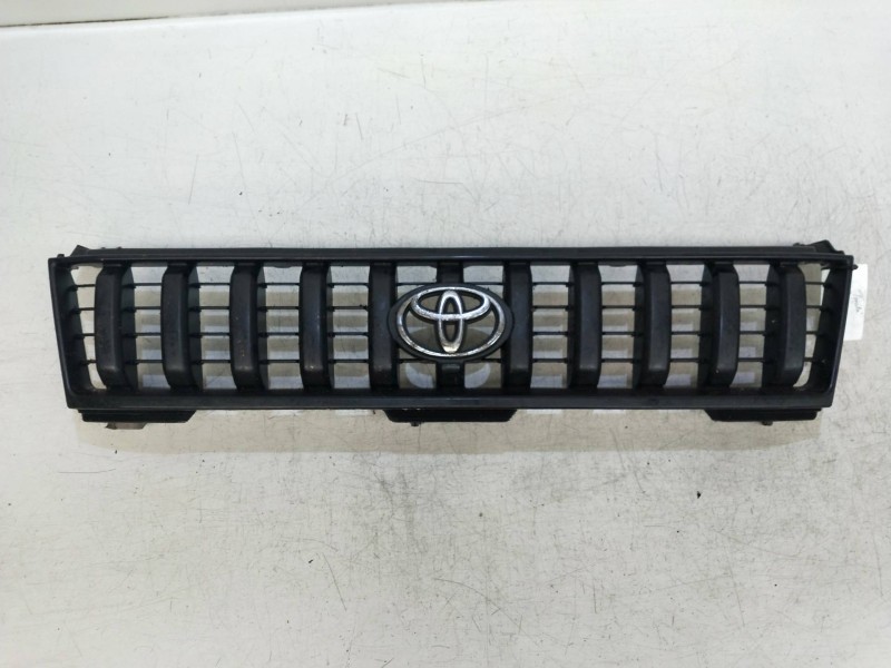 Recambio de rejilla delantera para toyota land cruiser (j9) referencia OEM IAM   