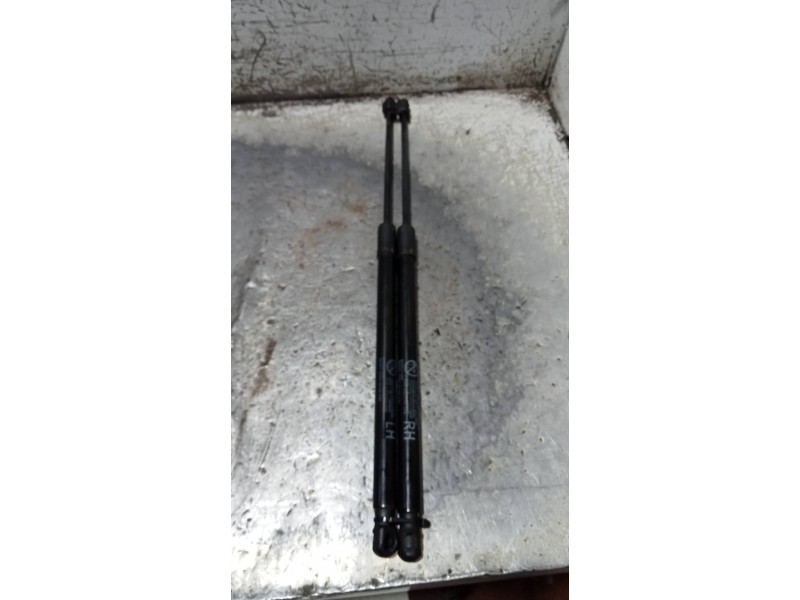 Recambio de amortiguadores maletero / porton para kia sportage concept 2wd referencia OEM IAM 81770F1000  