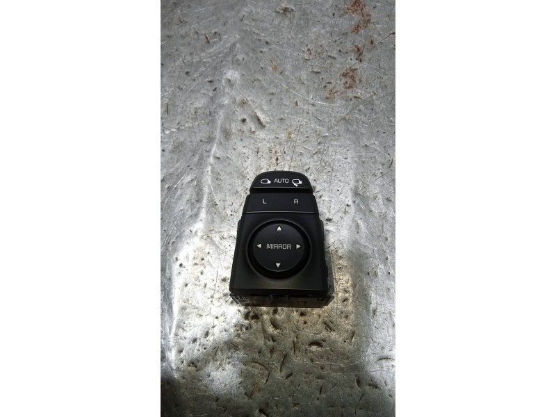 Recambio de mando multifuncion para kia sportage concept 2wd referencia OEM IAM 93530D9000  