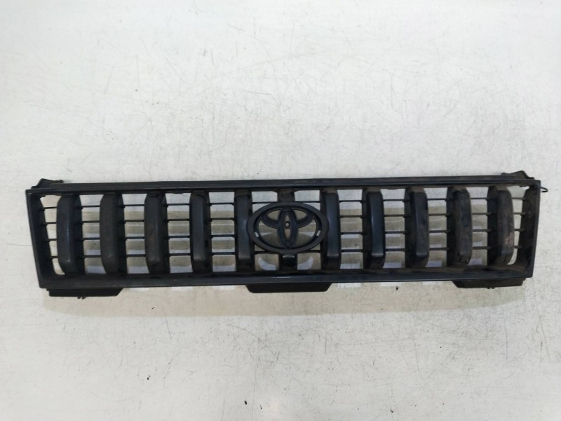 Recambio de rejilla delantera para toyota land cruiser (j9) referencia OEM IAM   