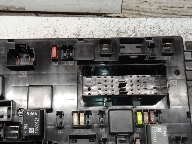Recambio de caja reles / fusibles para opel astra j lim. enjoy referencia OEM IAM 13343950 1110078AC 365927271 RP
