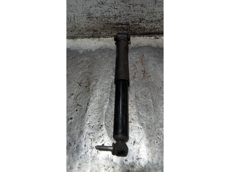 Recambio de amortiguador trasero izquierdo para renault megane iii berlina 5 p dynamique referencia OEM IAM 562107002R  
