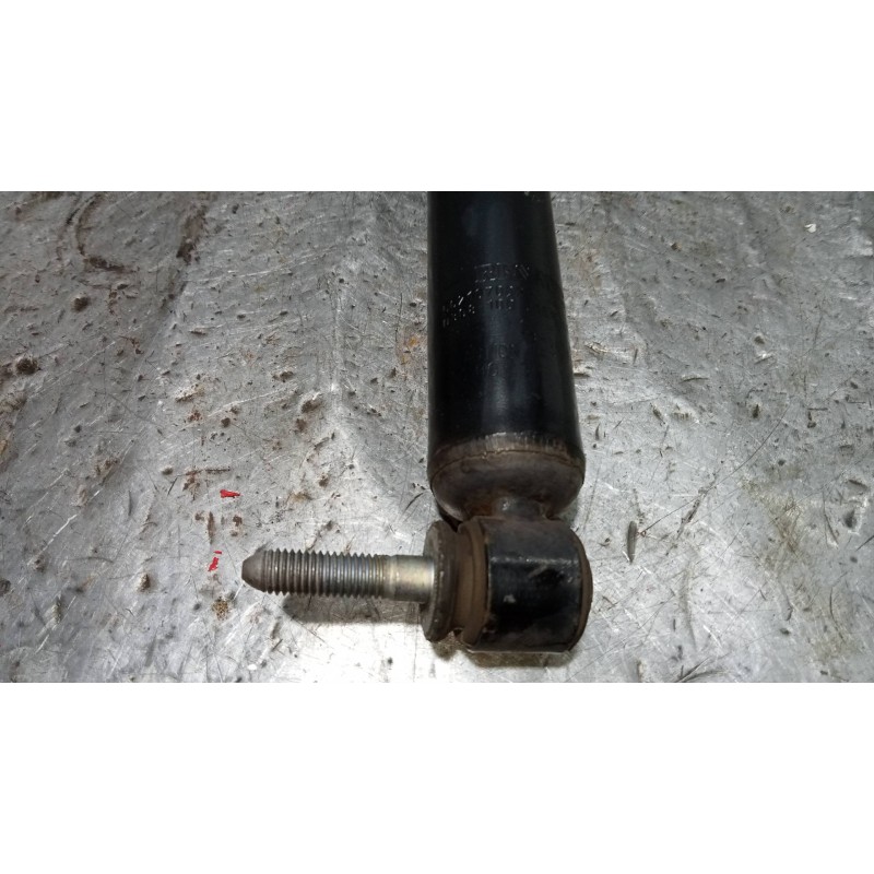 Recambio de amortiguador trasero izquierdo para renault megane iii berlina 5 p dynamique referencia OEM IAM 562107002R  
