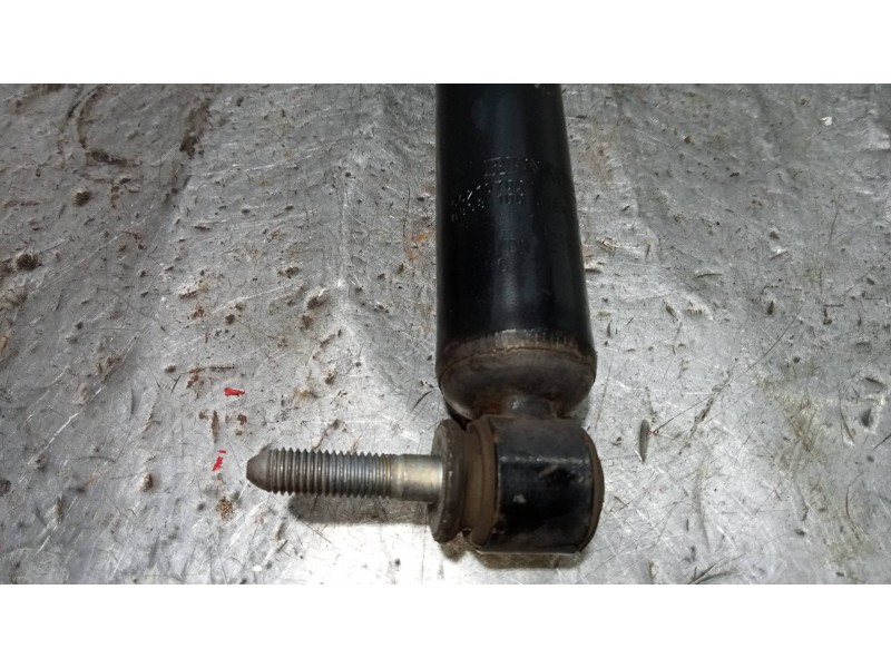 Recambio de amortiguador trasero izquierdo para renault megane iii berlina 5 p dynamique referencia OEM IAM 562107002R  