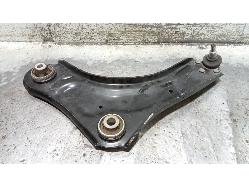 Recambio de brazo suspension inferior delantero izquierdo para renault megane iii berlina 5 p dynamique referencia OEM IAM 54501