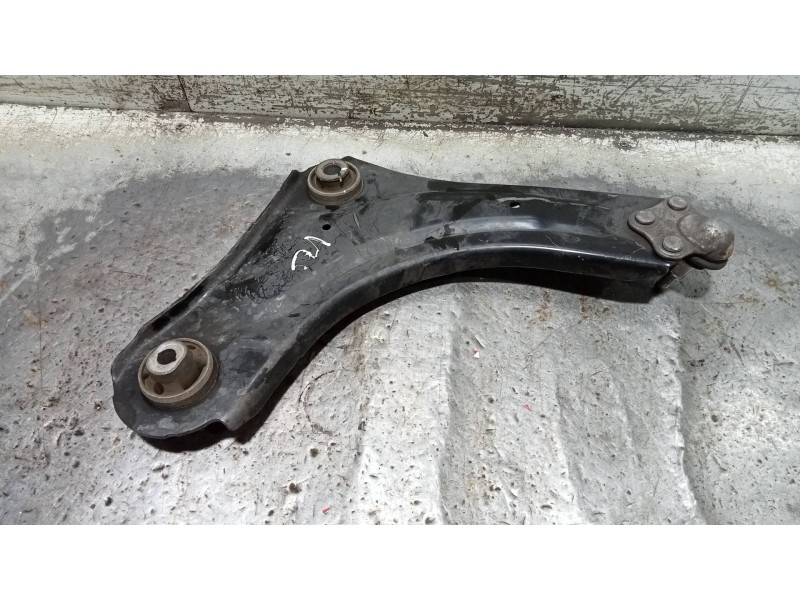 Recambio de brazo suspension inferior delantero izquierdo para renault megane iii berlina 5 p dynamique referencia OEM IAM 54501