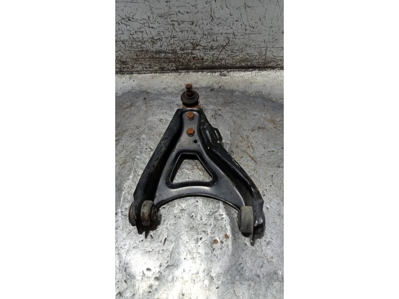 Recambio de brazo suspension inferior delantero derecho para renault megane i classic (la0) 1.9 d rn referencia OEM IAM   