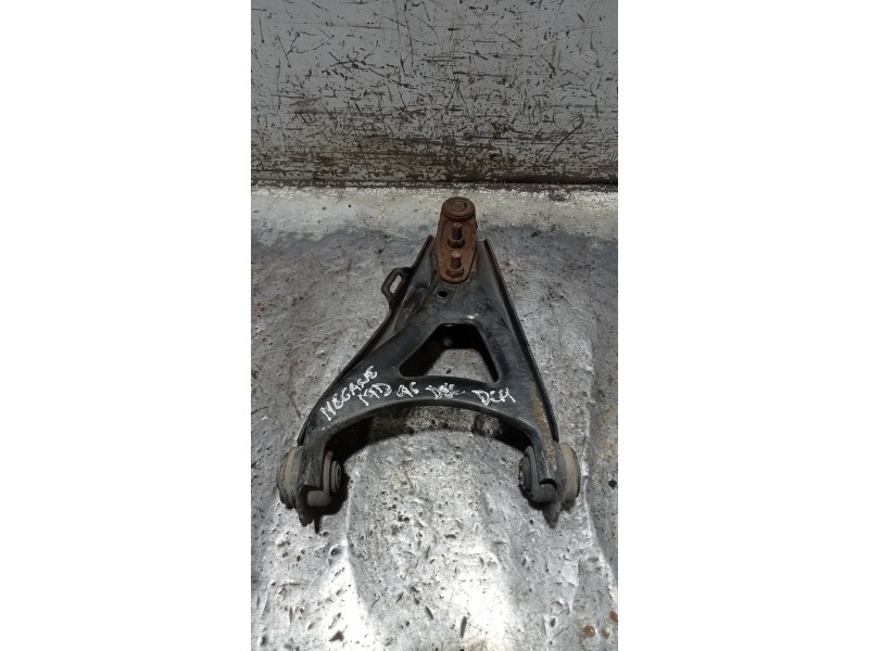 Recambio de brazo suspension inferior delantero derecho para renault megane i classic (la0) 1.9 d rn referencia OEM IAM   