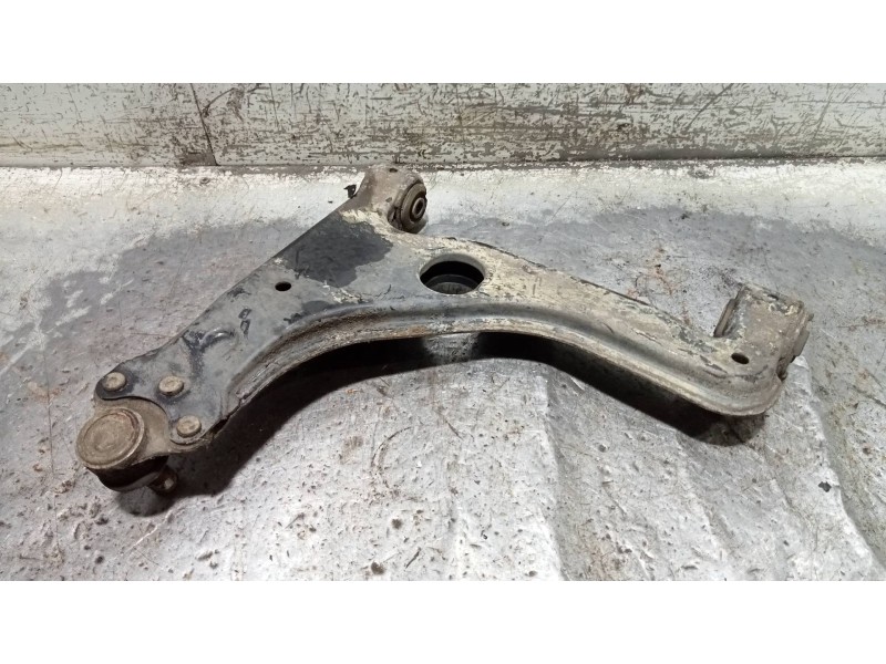 Recambio de brazo suspension inferior delantero derecho para opel zafira a elegance referencia OEM IAM   
