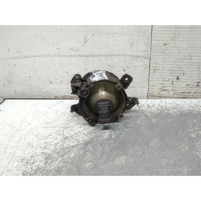 Recambio de faro antiniebla derecho para mercedes clase b (w245) 200 cdi (245.208) referencia OEM IAM A2518200856  
