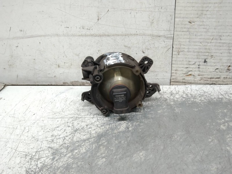 Recambio de faro antiniebla derecho para mercedes clase b (w245) 200 cdi (245.208) referencia OEM IAM A2518200856  